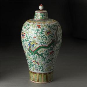 “大(dà)清雍正年(nián)制(zhì)”款五彩龍鳳蓋梅瓶