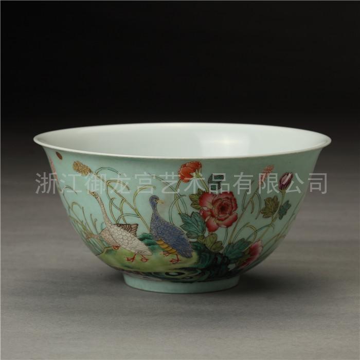 “雍正年(nián)制(zhì)”款藍(lán)料款琺琅彩鴻雁碗