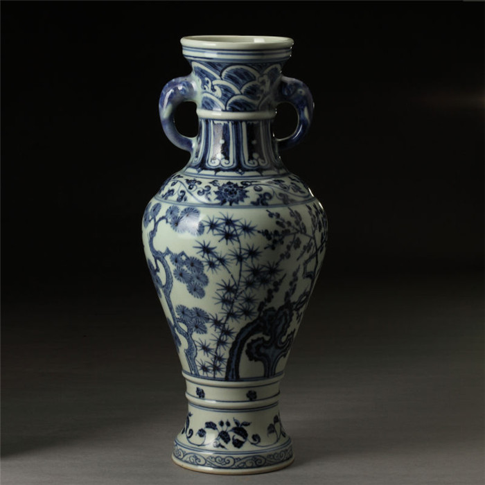 “永樂(yuè)年(nián)制(zhì)”款青花(huā)松竹梅象耳瓶